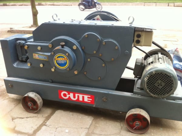 Máy cắt sắt GUTE GQ40 (3000W)