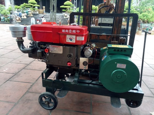 Máy phát điện D20 10KVA/380V
