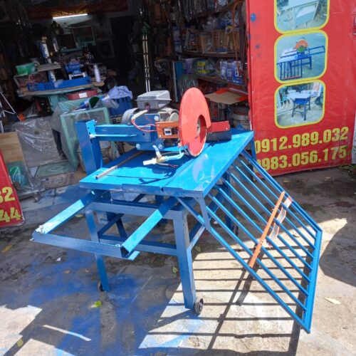 Máy cắt gạch 800x800mm chuyên dụng cho gạch khổ lớn, cắt chính xác, vận hành bền bỉ, phù hợp công trình xây dựng và thi công nội thất chuyên nghiệp.