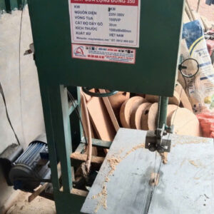 Máy cưa lọng đứng 350 cắt gỗ dày tới 300mm, vận hành ổn định, độ chính xác cao. Phù hợp xưởng mộc, xưởng nội thất. Báo giá tốt tại Quỳnh Anh.